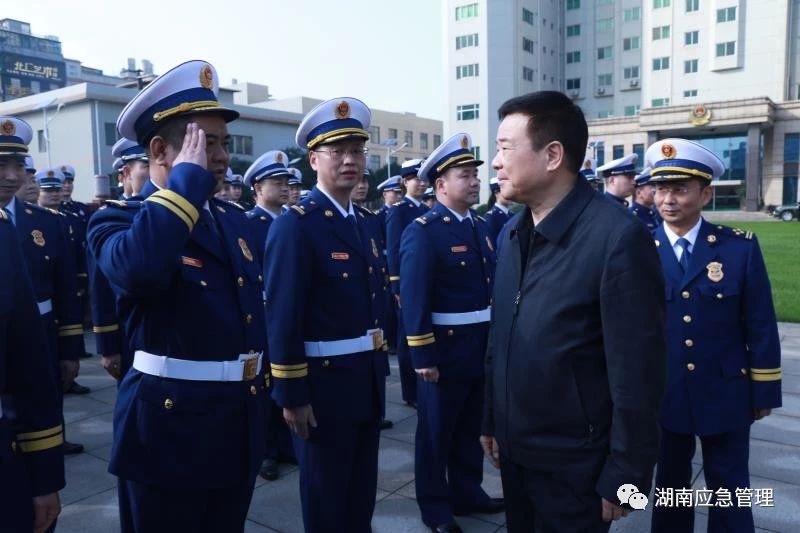 1月23日,副省长陈飞率队到省消防总队慰问消防指战员,并在长沙开展